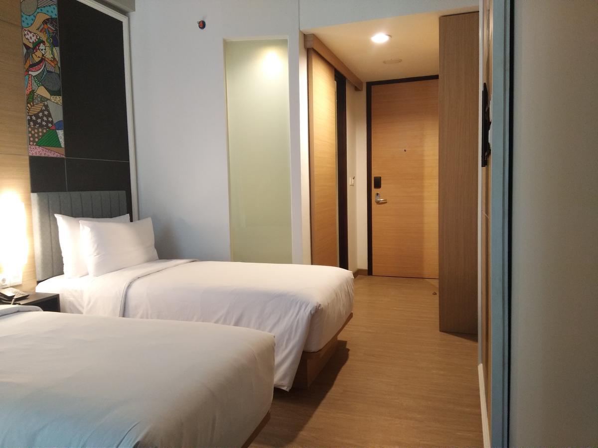 Hotel Maxone Platinum Hayam Wuruk Giacarta Esterno foto