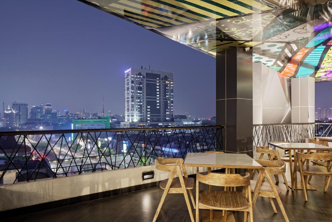 Hotel Maxone Platinum Hayam Wuruk Giacarta Esterno foto