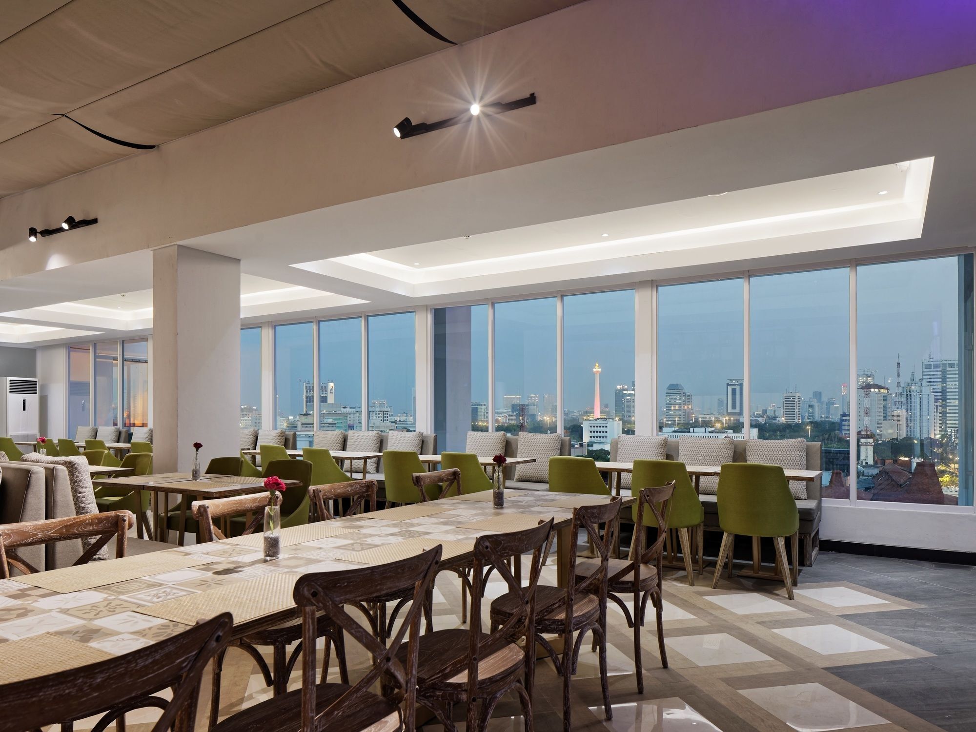 Hotel Maxone Platinum Hayam Wuruk Giacarta Esterno foto