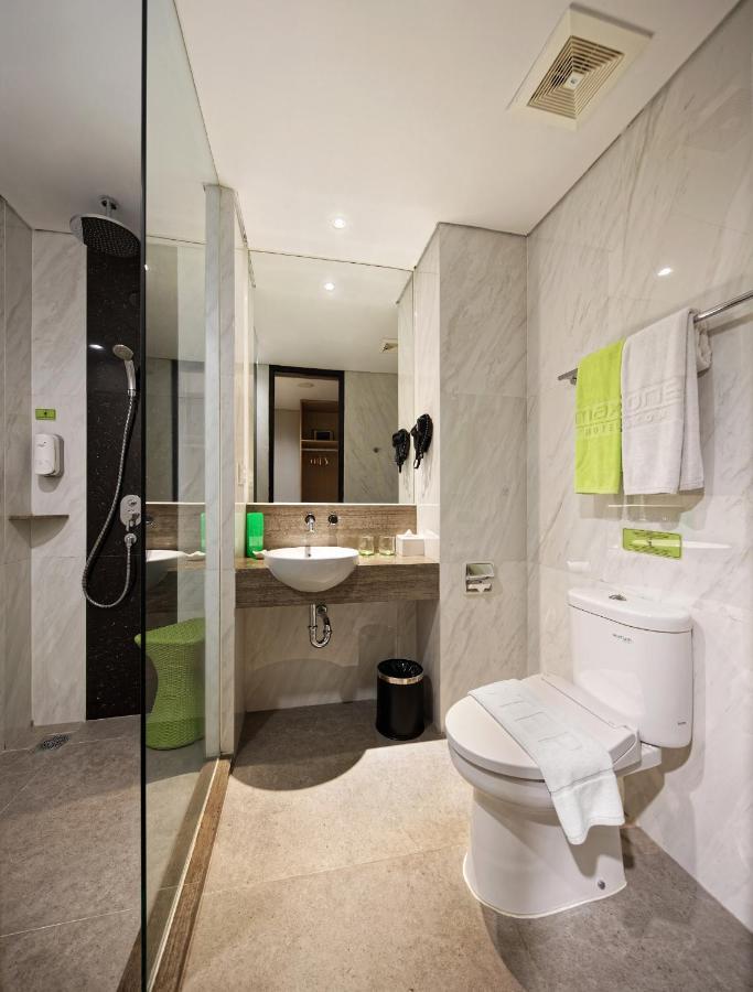 Hotel Maxone Platinum Hayam Wuruk Giacarta Esterno foto