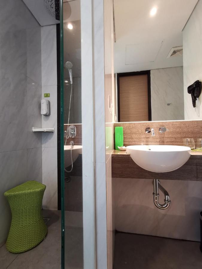 Hotel Maxone Platinum Hayam Wuruk Giacarta Esterno foto